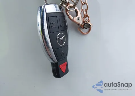 2015 Mercedes-Benz Cla 250 4Matic z USA, uszkodzony, nr VIN WDDSJ4GB0FN182532